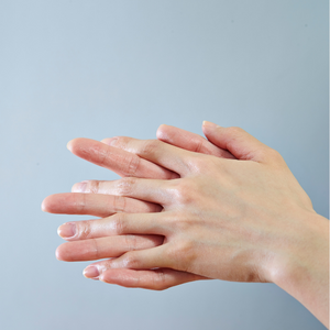 Comment se désinfecter les mains avec la solution hydroalcoolique Bardahl ?