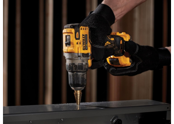Utilisation perceuse visseuse Dewalt | Mongrossisteauto.com