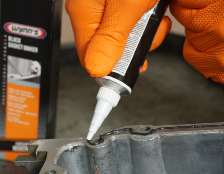 Utilisation joint silicone noir Wynn's | Mongrossisteauto.com