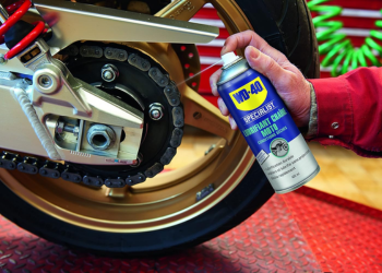 Utilisation lubrifiant chaine moto WD40 | Mongrossisteauto.com